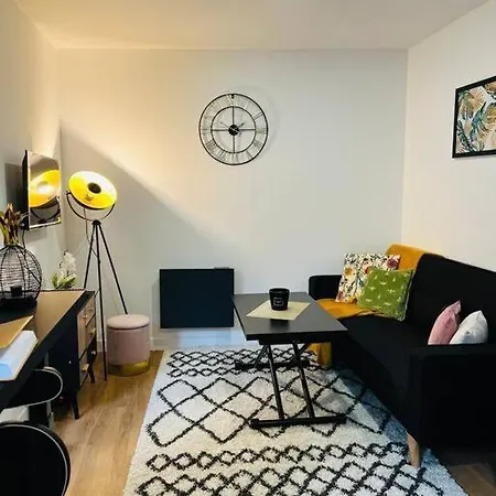 Black Pearl V Amiens